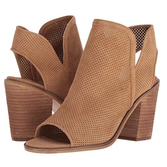 Steve Madden Shoes - STEVE MADDEN MAXINE PERFORATED CHUNKY HEEL BOOTIE